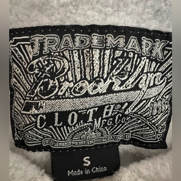 COPY - Graphic Sweatshirt S - Picture 3 of 3